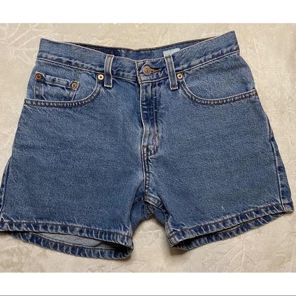 Vintage Levi’s Shorts - Picture 4 of 4